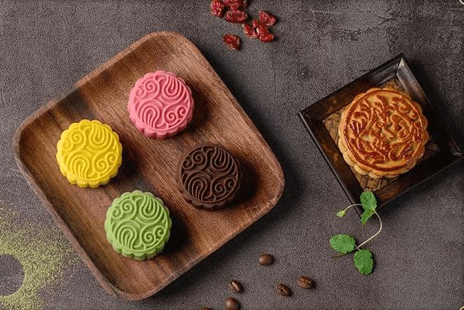 月餅全自動(dòng)刷蛋機(jī)，提高產(chǎn)品產(chǎn)量，提升產(chǎn)品檔次！